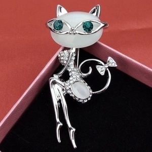 Rhinestone Cat Brooch